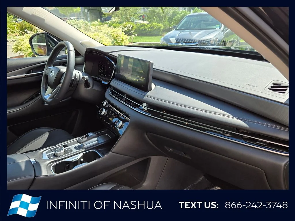 Certified Used 2026 Black INFINITI LUXE image 17
