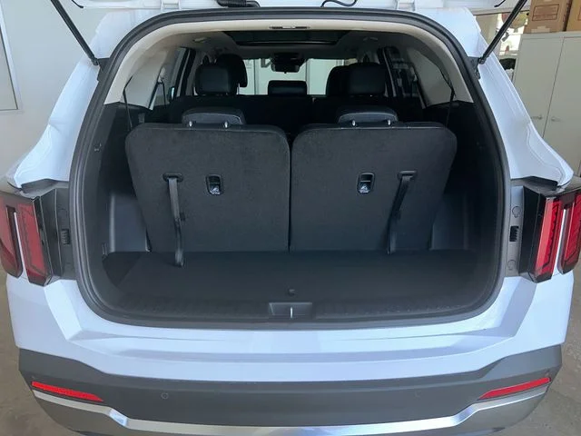New 2026 Glacial White Pearl Kia S image 22