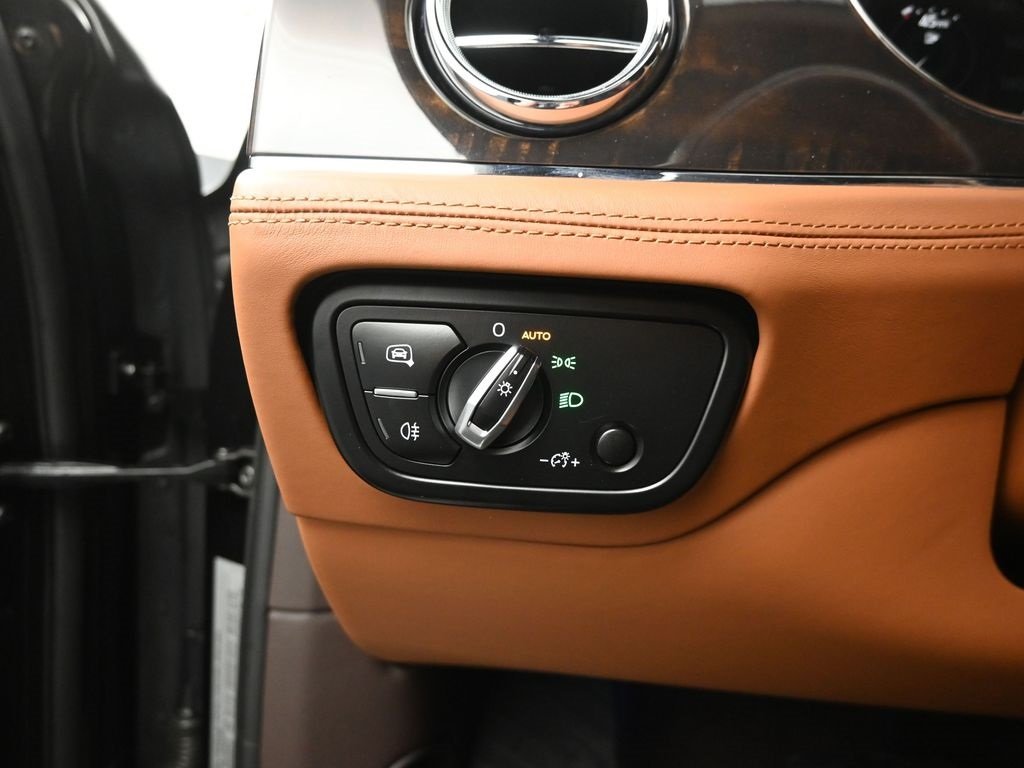 2021 BENTLEY BENTAYGA - Image 19