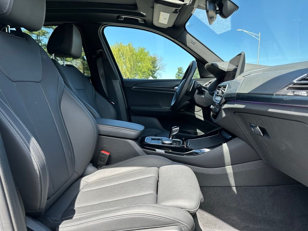 Used 2024 Skyscraper Grey Metallic BMW xDrive30i image 22
