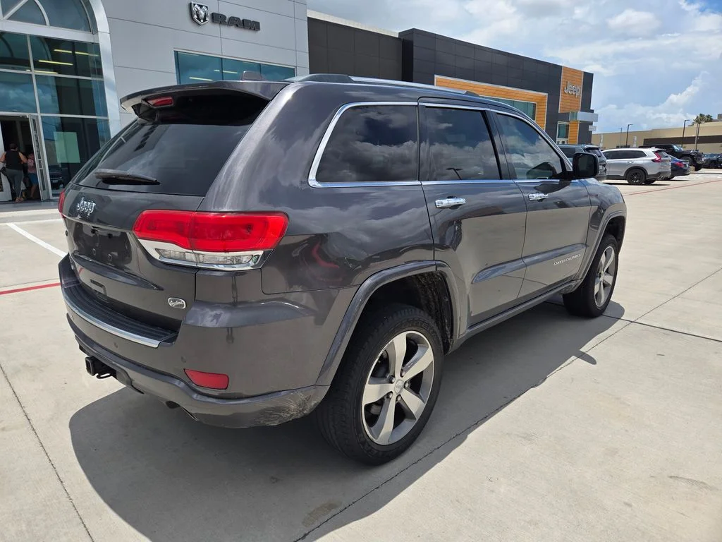 Used 2014 Gray Jeep Overland image 3