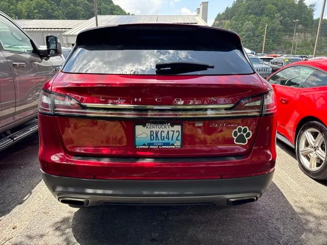 Used 2020 Red Lincoln Standard image 3