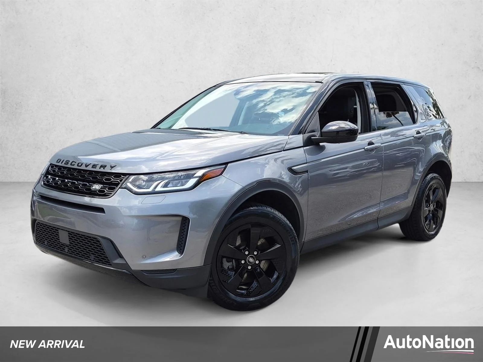 Used 2023 Grey Land Rover S image 1