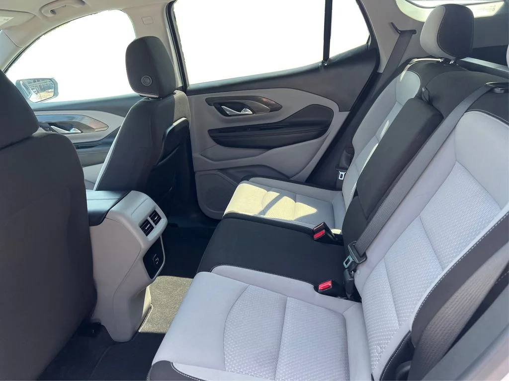 Used 2023 Summit White GMC SLE image 11