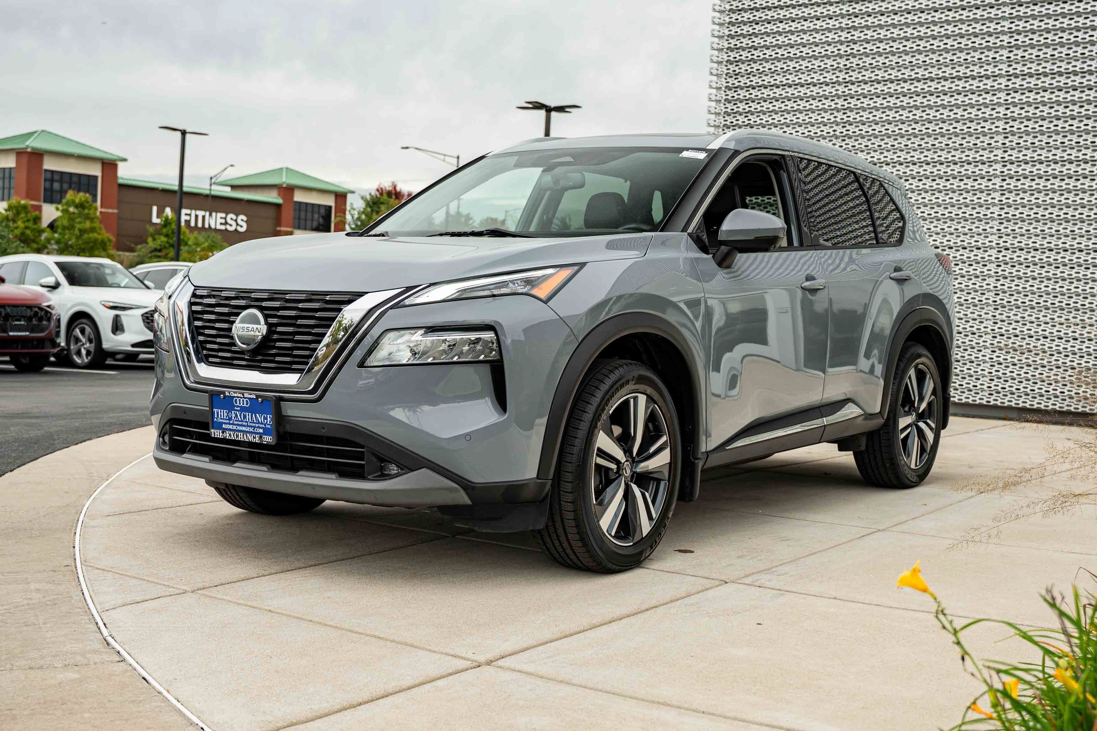 Used 2021 Boulder Gray Pearl Nissan SL image 4