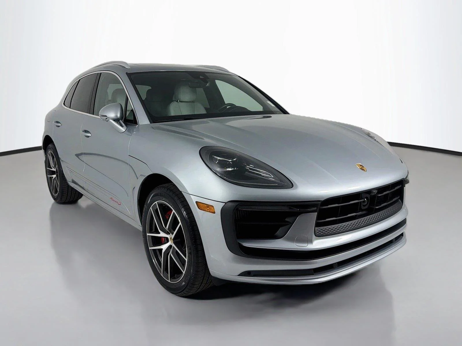 Certified Used 2023 Dolomite Silver Metallic Porsche S image 31