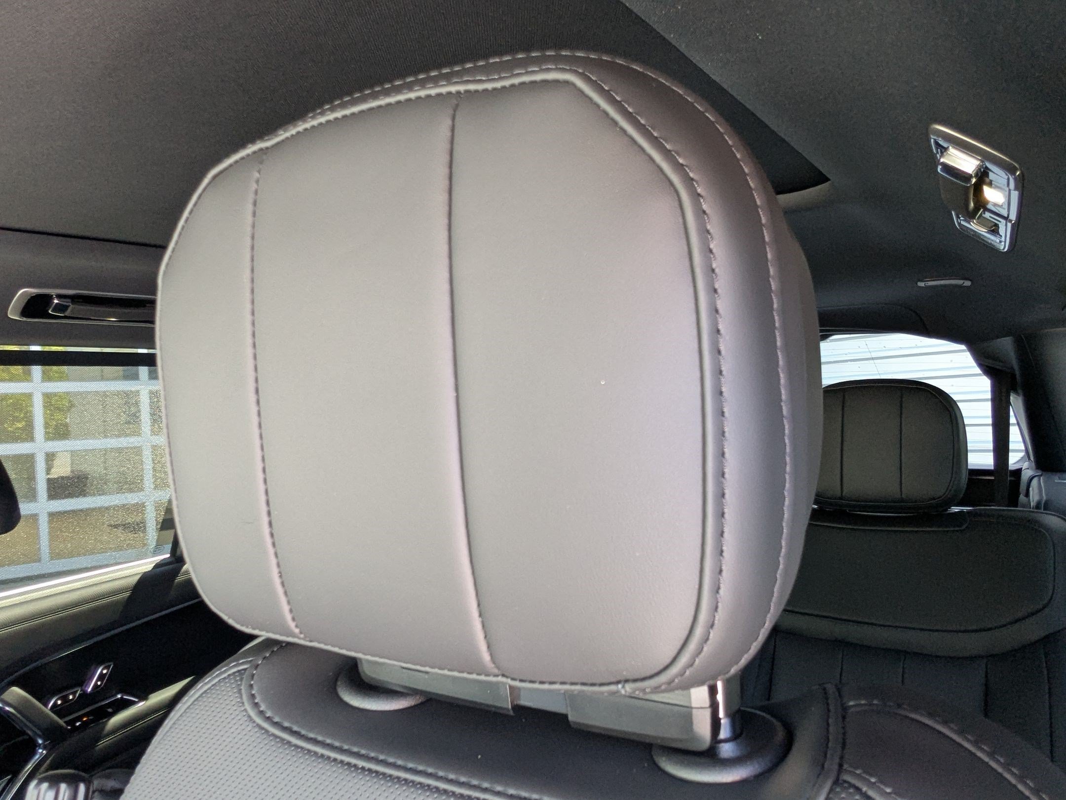 New 2026 Fuji White Land Rover P400 SE LWB 7 Seat image 25