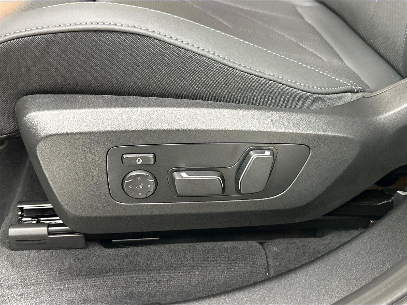 Used 2026 Skyscraper Grey Metallic BMW 30 xDrive image 20