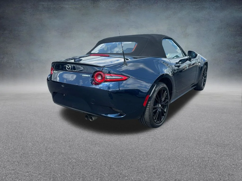 Used 2025 Blue Mazda Club image 17