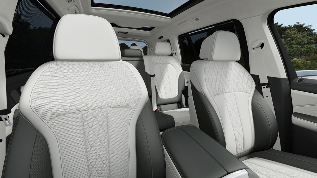New 2027 Dravit Grey Metallic BMW xDrive40i image 11