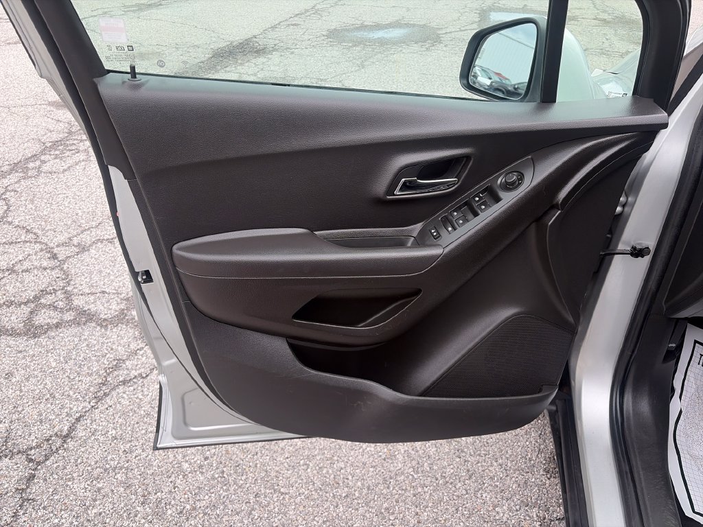 Used 2020 Silver Chevrolet LT image 11