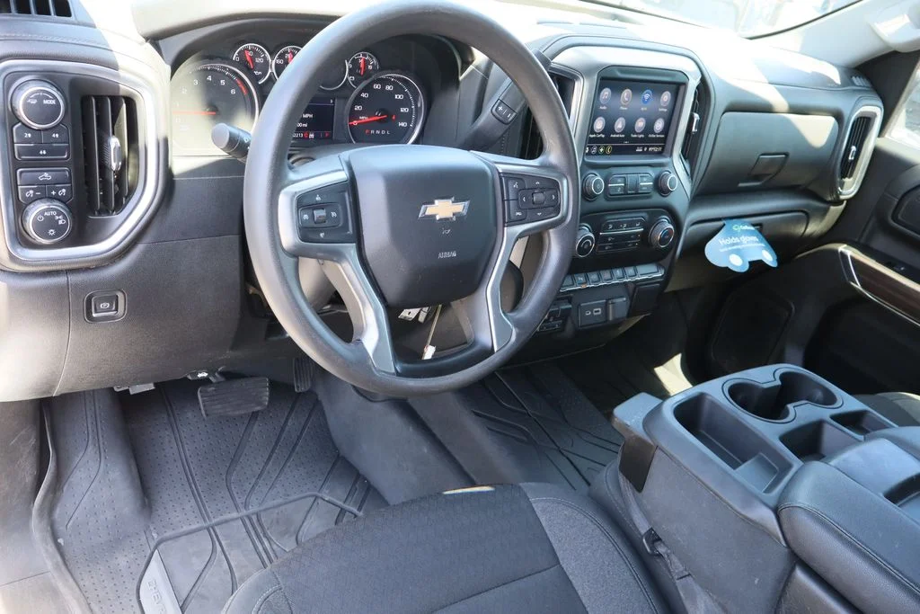 Used 2022 White Chevrolet LT image 12