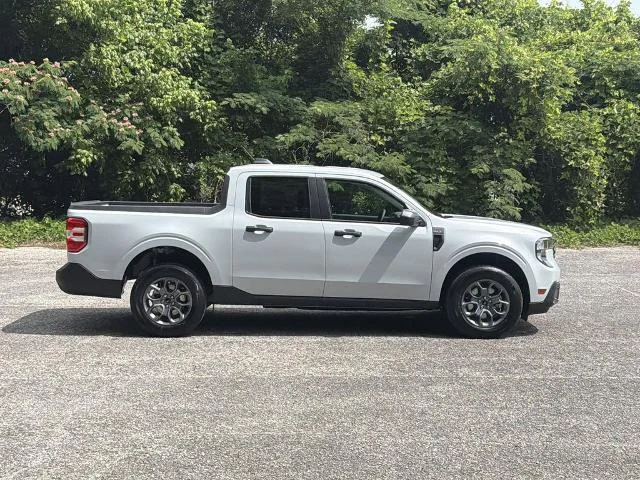 New 2026 Space White Metallic Ford XLT image 2