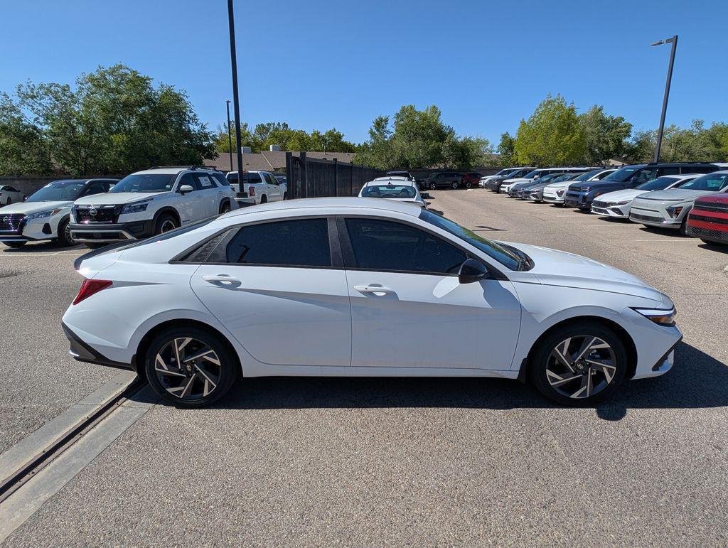 2025 Hyundai Elantra Blue - Photo 7