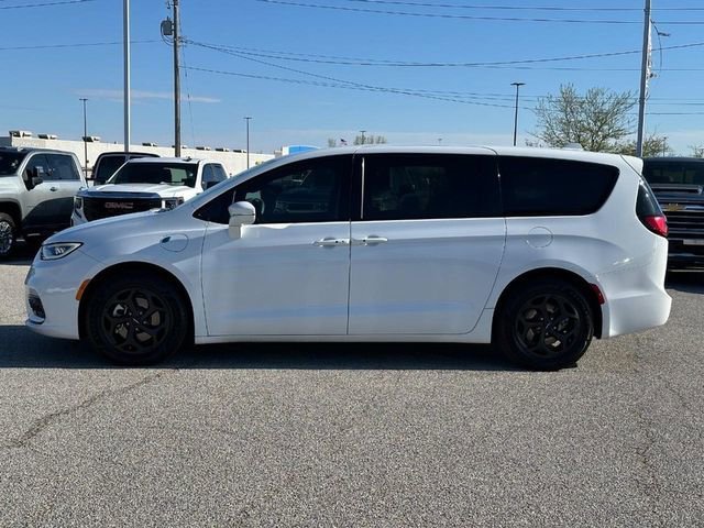 Used 2022 Chrysler Pacifica Hybrid Touring L with VIN 2C4RC1L77NR227485 for sale in Granite City, IL