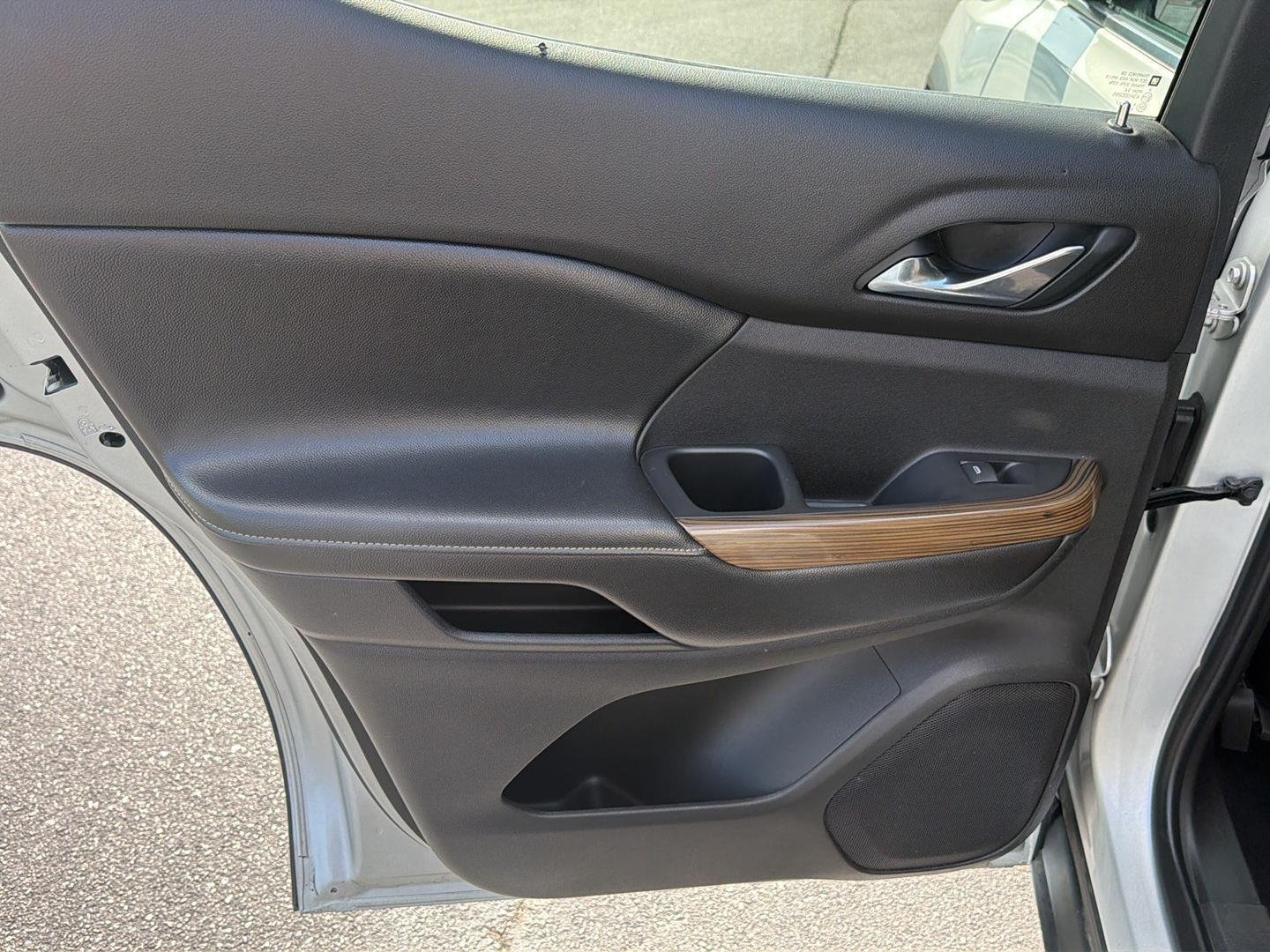 Used 2019 Quicksilver Metallic GMC SLE image 17