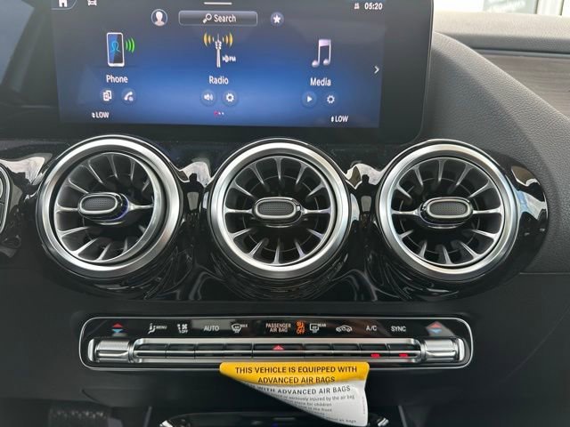 New 2026 Polar White Mercedes-Benz GLA 250 image 74