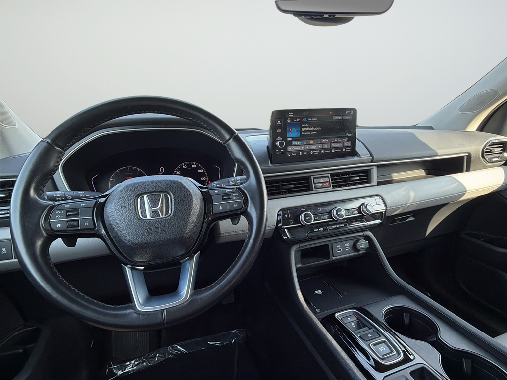 Used 2023 Silver Honda EX-L image 11