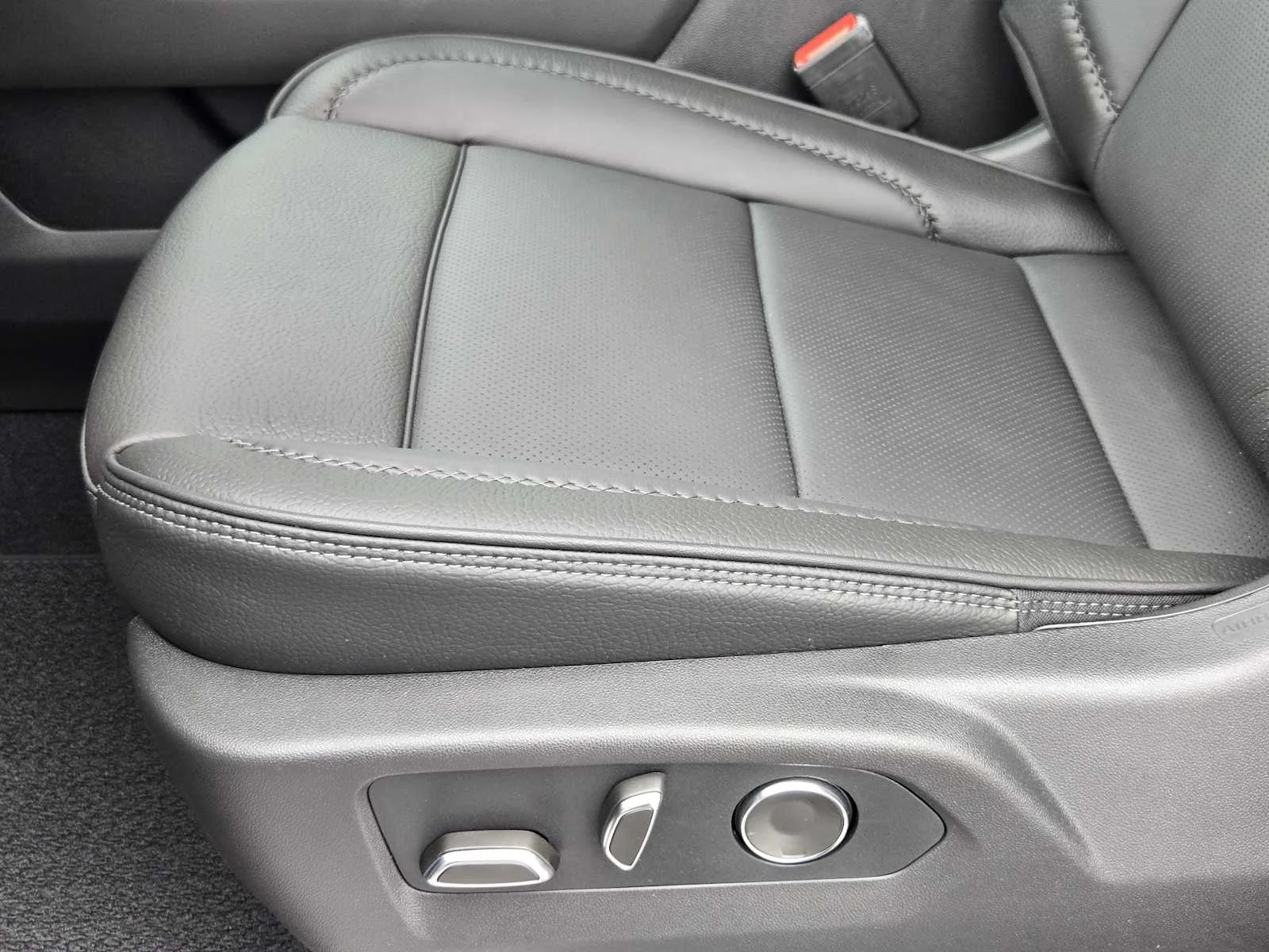 2026 GMC Sierra 1500 Denali - Photo 16