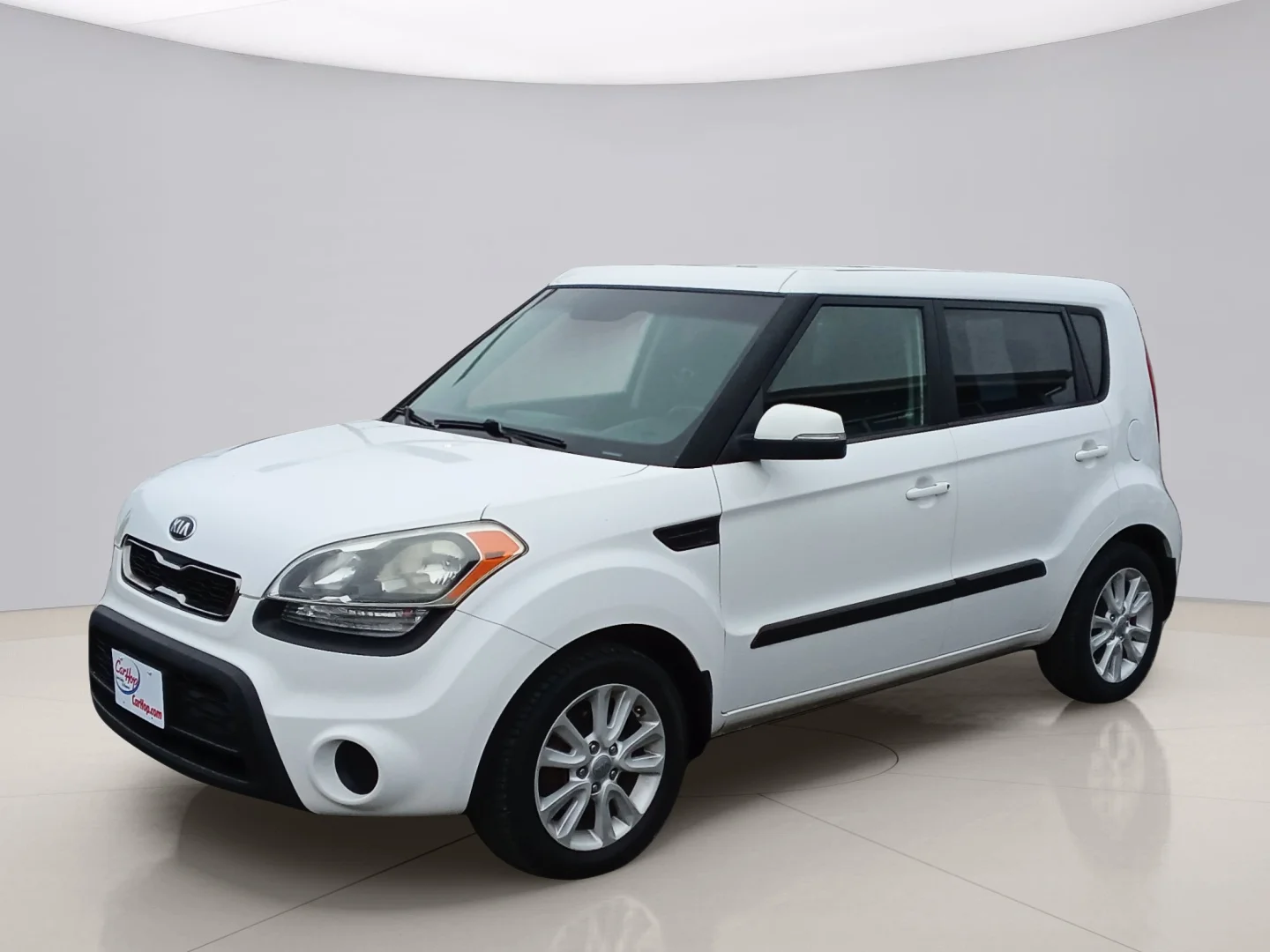 Used 2013 White Kia ! WAGON image 9