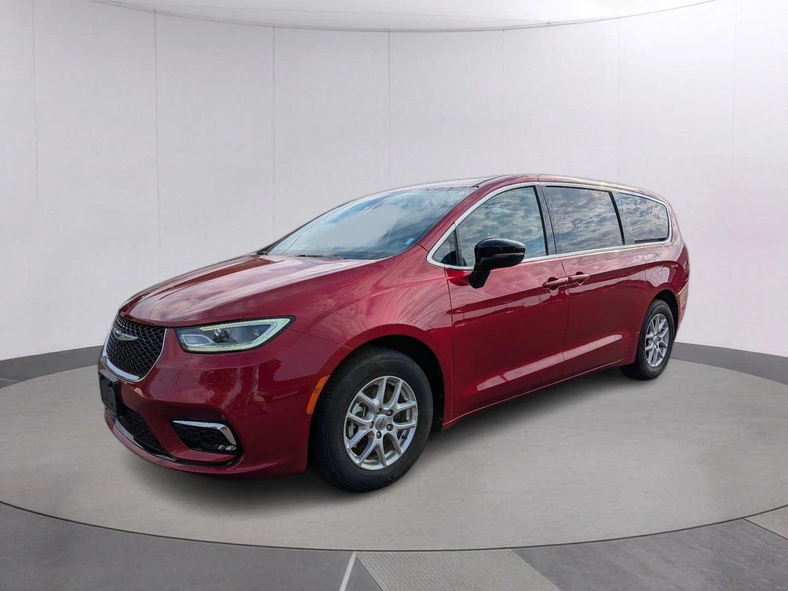 Used 2024 Red Hot Pearlcoat Chrysler Touring L image 1