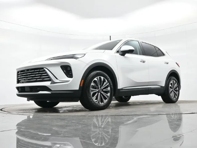 Used 2024 Summit White Buick Preferred image 26
