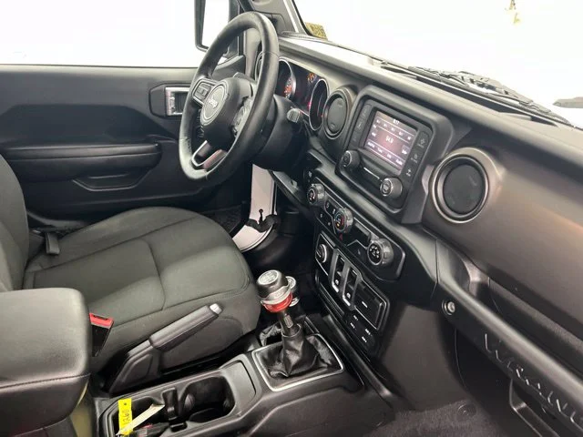 Used 2020 White Jeep Sport S image 22
