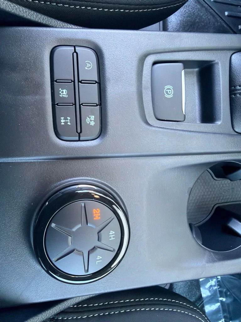 New 2026 Avalanche Ford XLT image 15