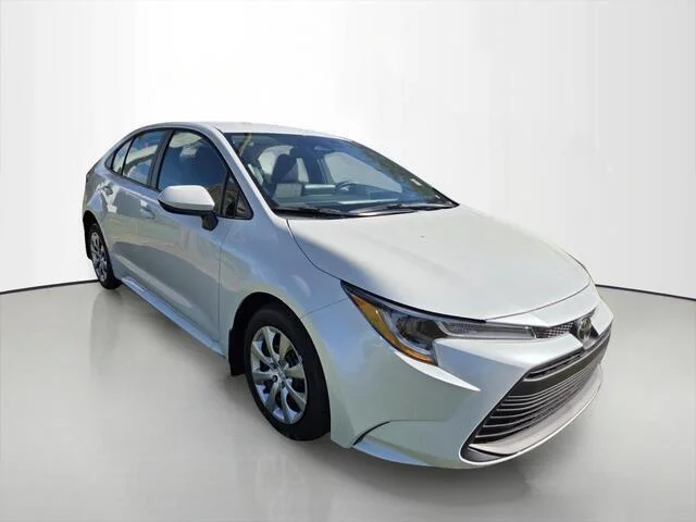 Used 2026 Wind Chill Pearl Toyota LE image 6