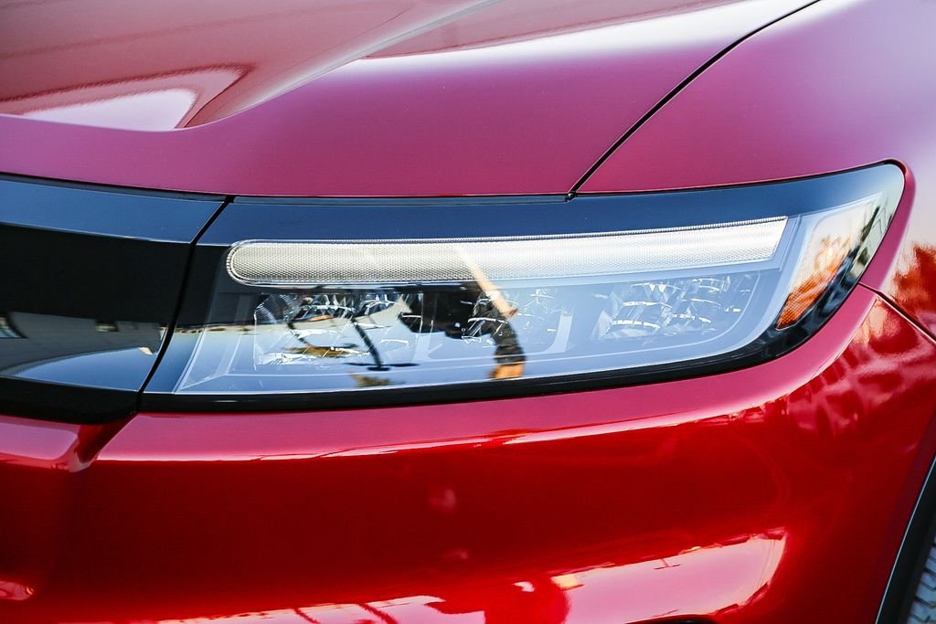 New 2026 Scarlet Red Metallic Honda Touring image 4