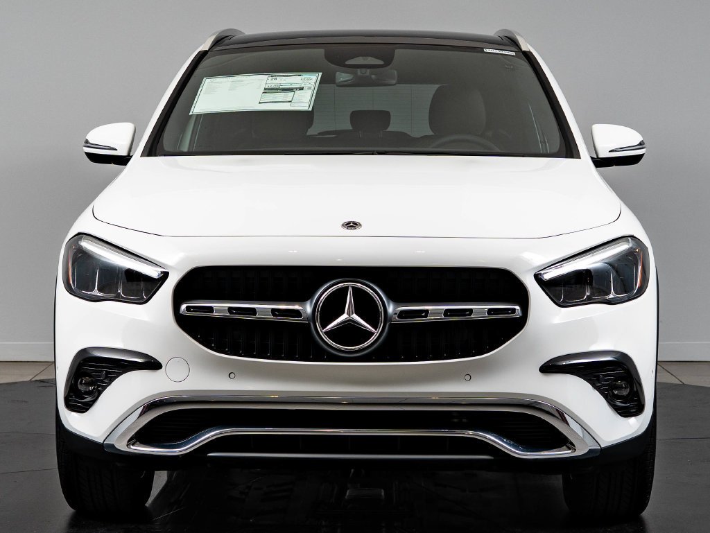 New 2026 Polar White Mercedes-Benz GLA 250 image 2