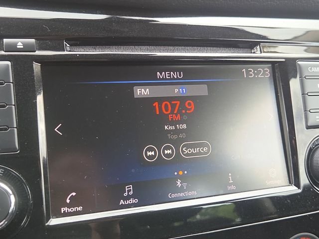 Used 2019 White Nissan S image 14