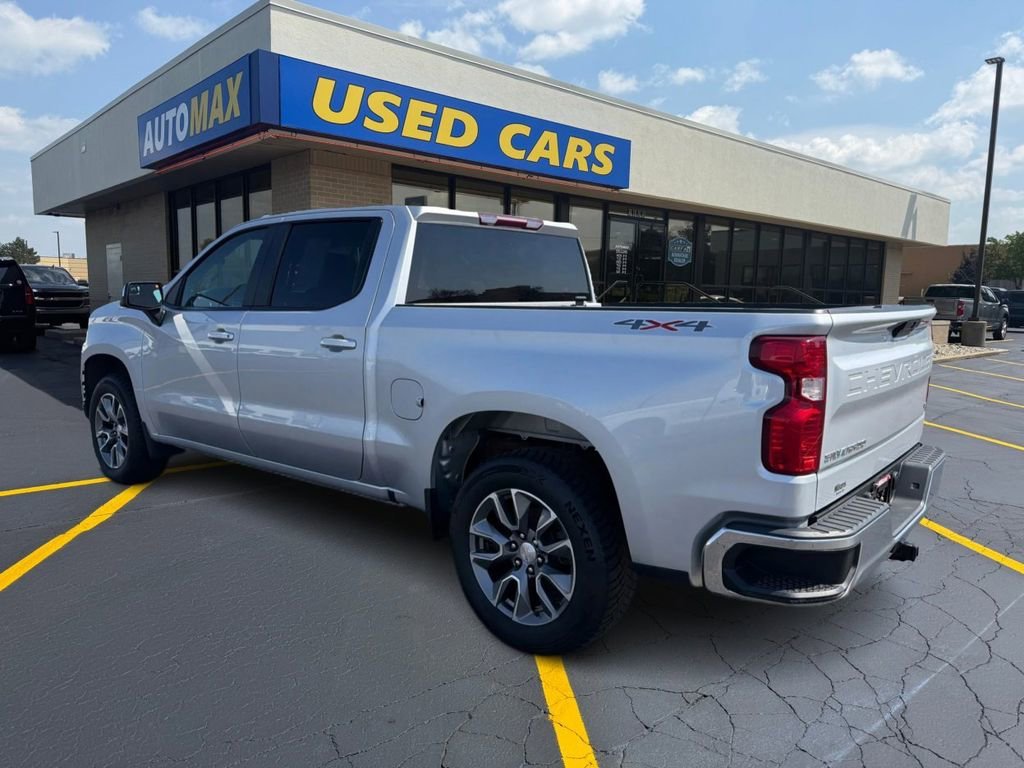 Used 2022 Silver Ice Metallic Chevrolet LT image 7