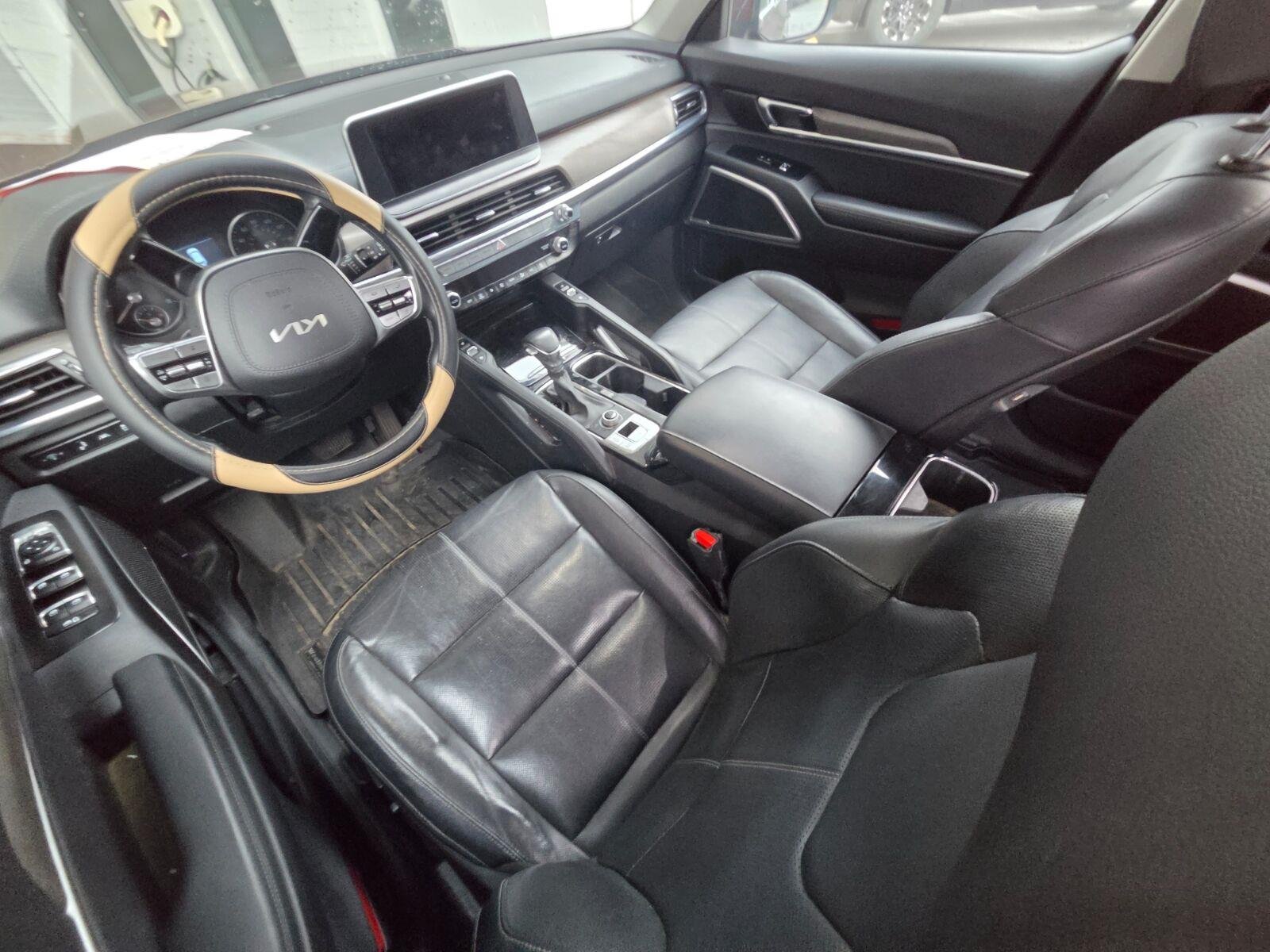 Used 2022 Sangria Kia EX image 11