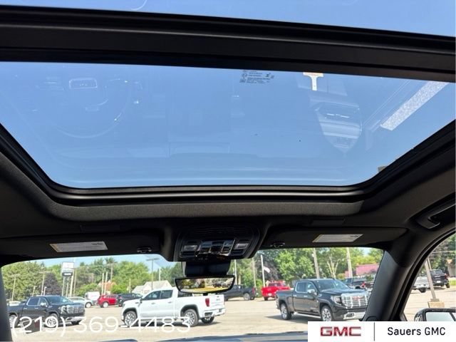 2026 GMC Yukon AT4 Ultimate - Photo 17