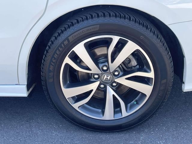 Used 2021 Platinum White Pearl Honda Touring image 25