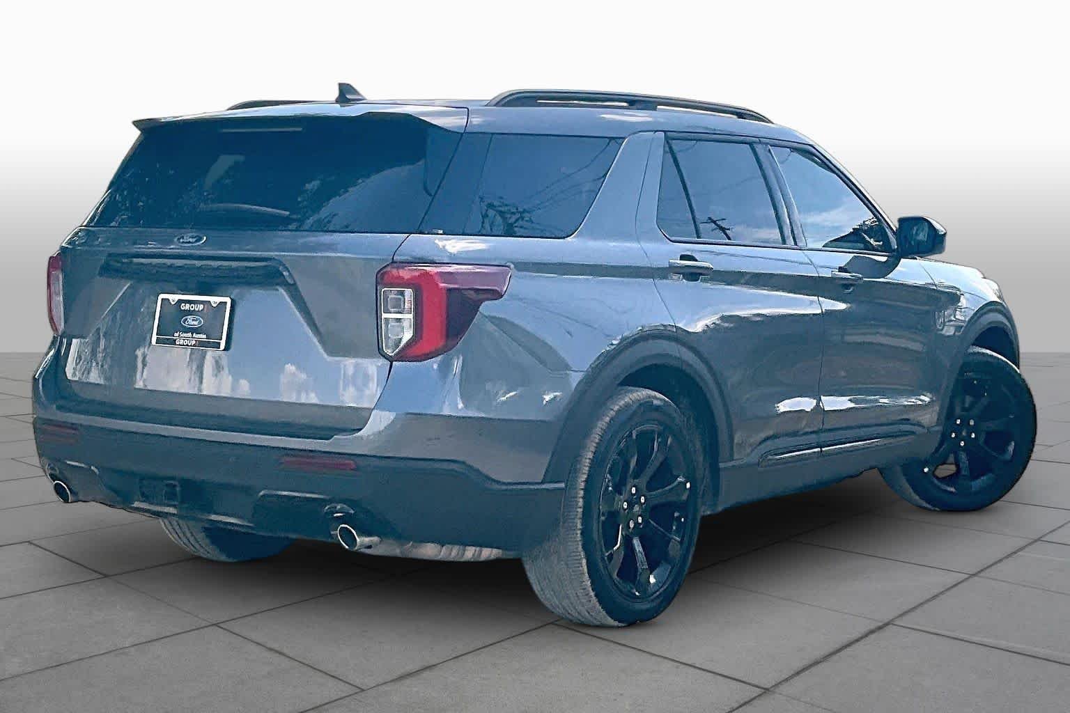 Used 2023 Carbonized Gray Metallic Ford ST-Line image 12