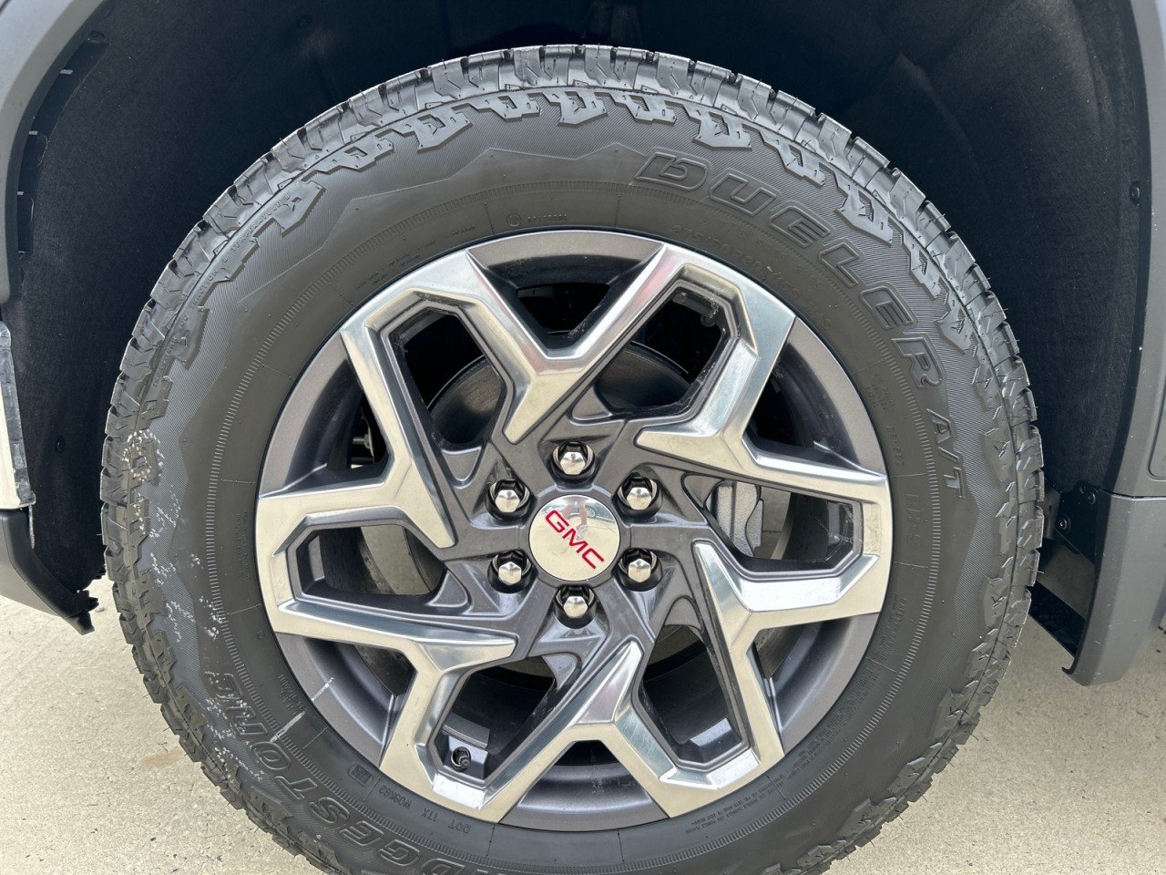 2026 GMC Sierra 1500 SLT - Photo 9
