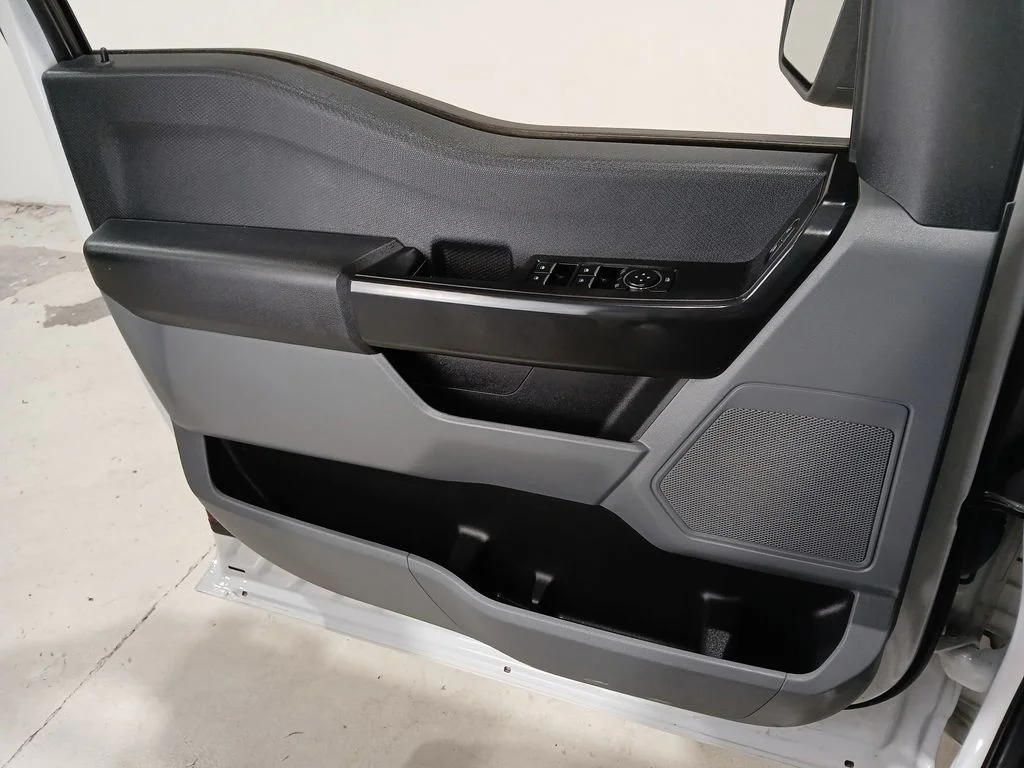 Used 2021 White Ford XL image 26