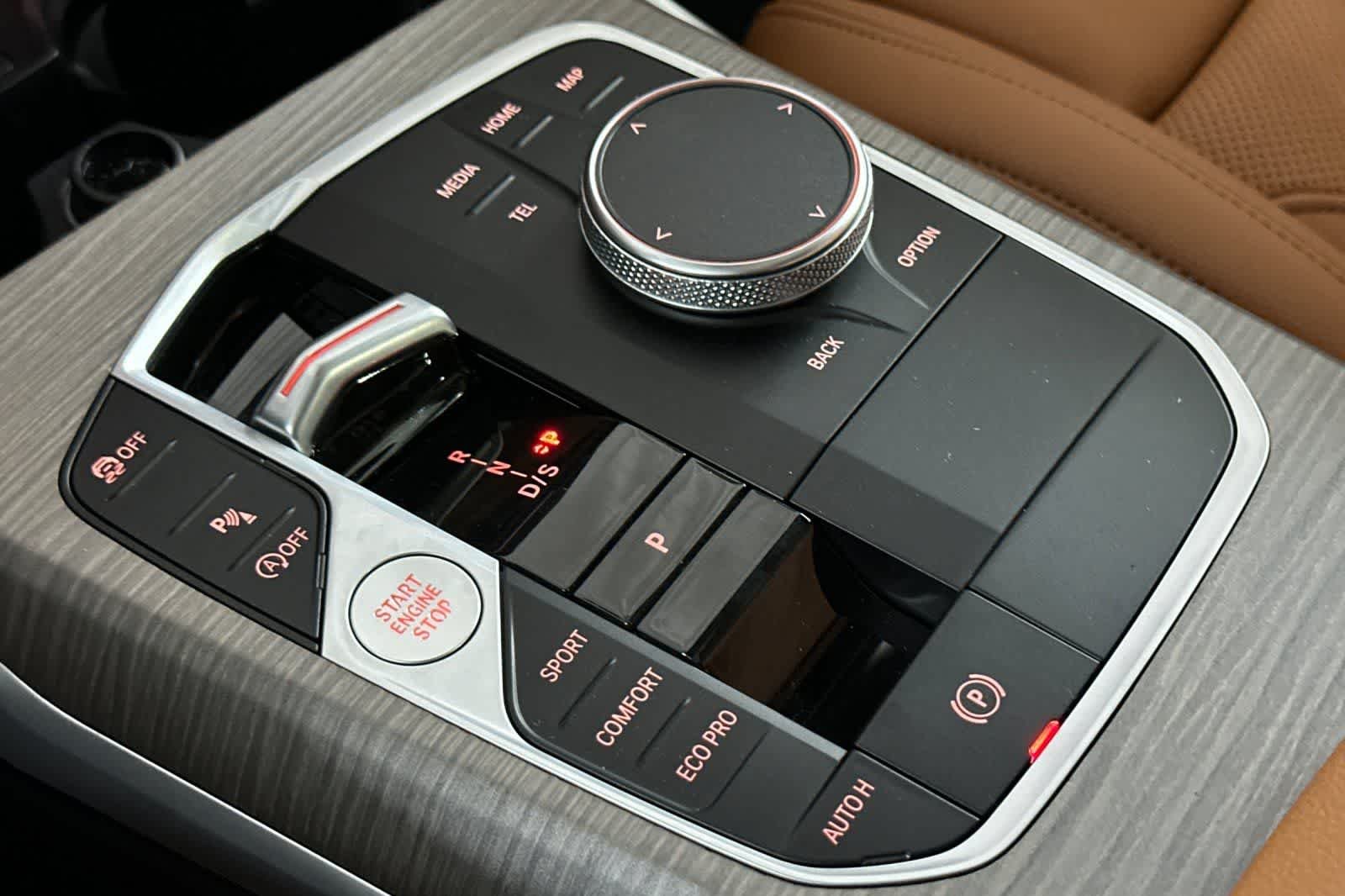 Used 2026 Skyscraper Grey Metallic BMW 330i xDrive image 21