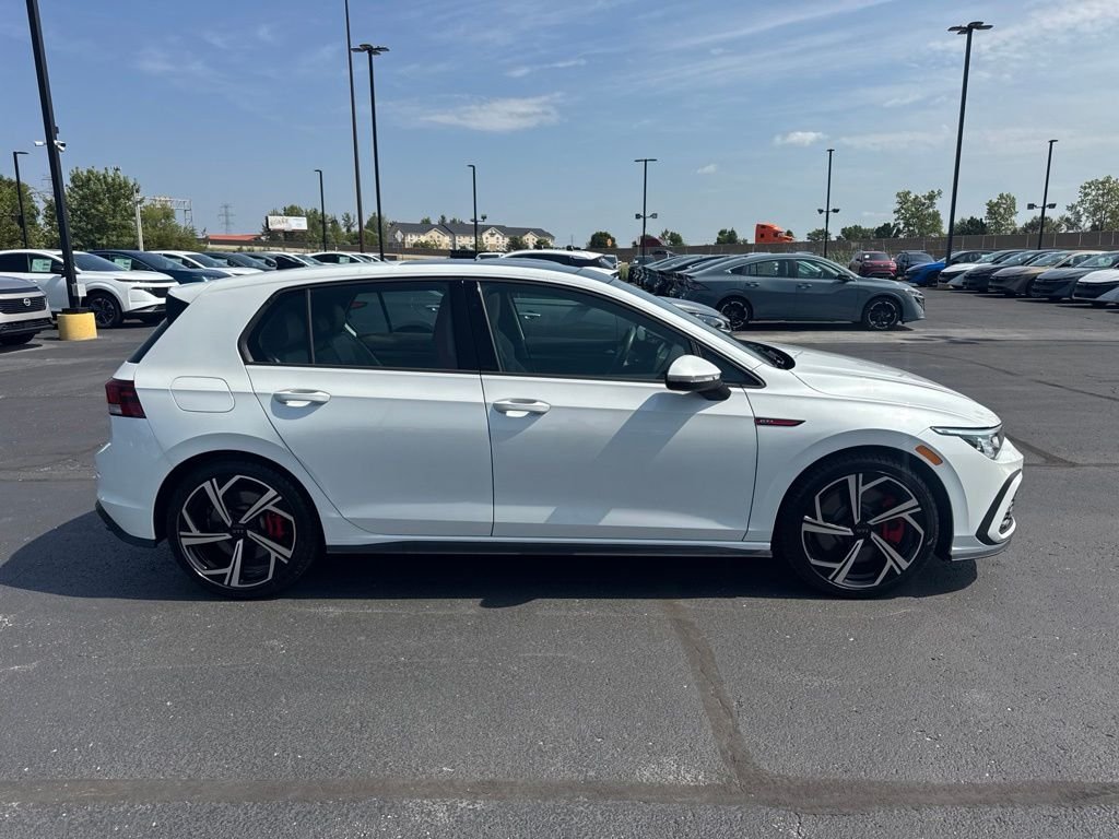 Used 2024  Volkswagen 2.0T SE image 2