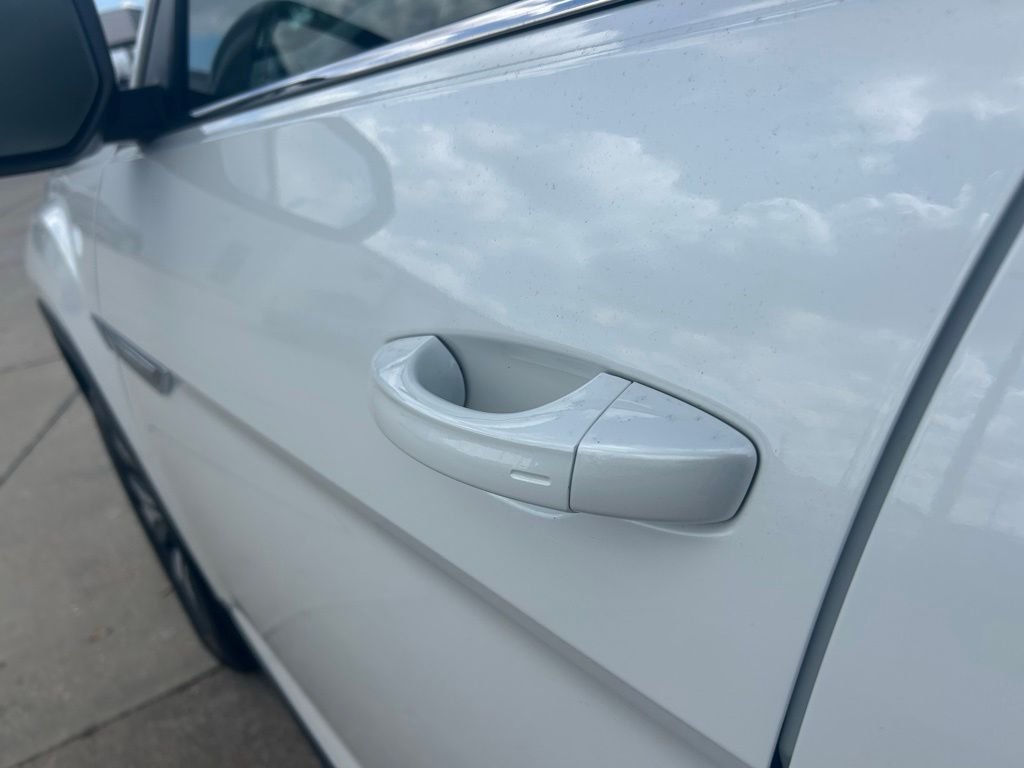 New 2026 White/off-white Volkswagen 2.0T SE image 26