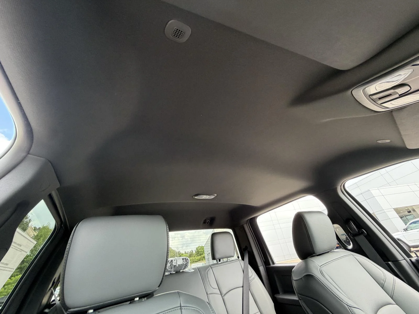 New 2026 Bright White Clear-Coat Exterior Paint RAM Tradesman image 19