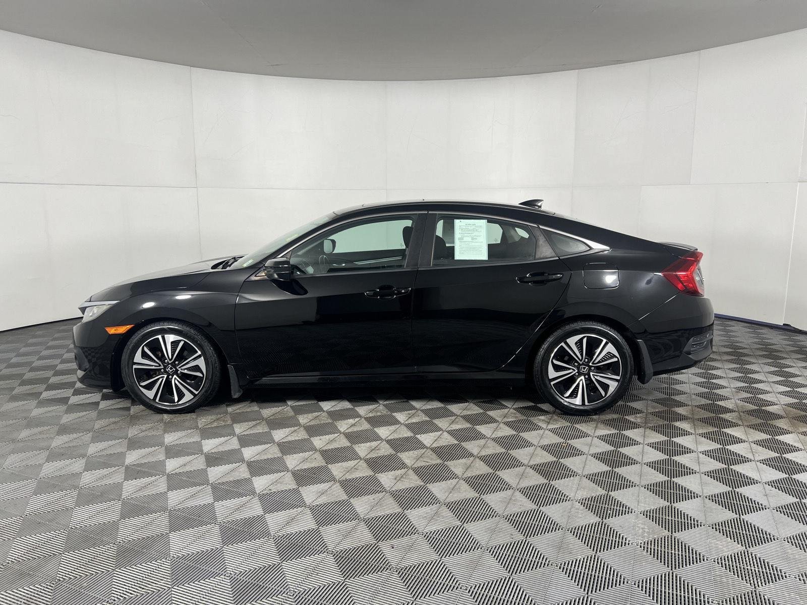 Used 2018 Crystal Black Pearl Honda EX-T image 15