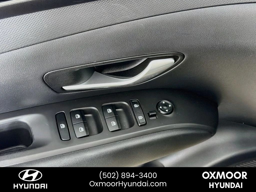 Used 2022 Phantom Black Hyundai SEL image 17