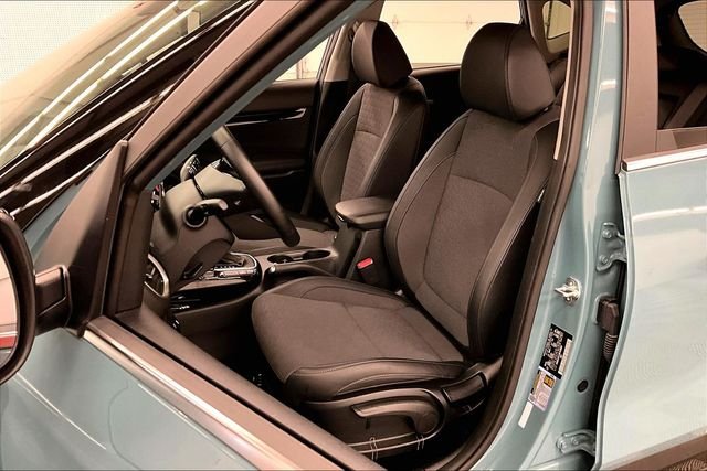 2024 Kia Seltos S - Photo 23