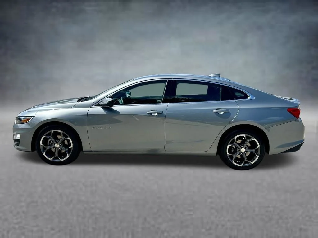 Used 2024 Gray Chevrolet LT image 9