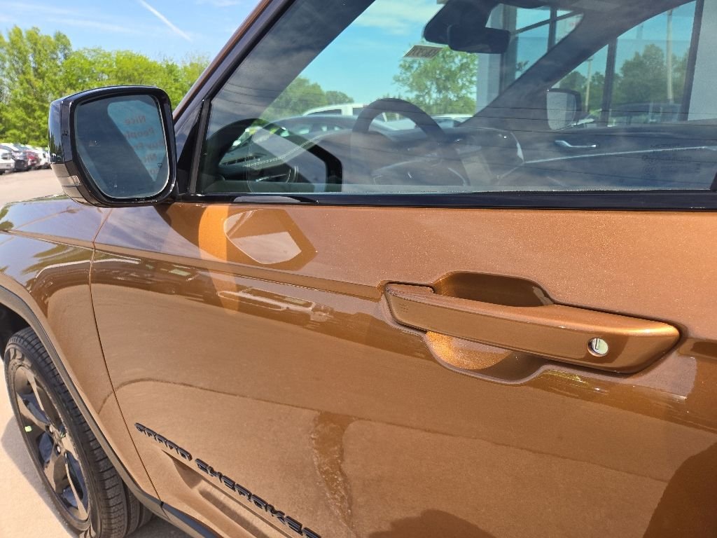 New 2026 Copper Shino Metallic Clear-Coat Exterior Paint Jeep Limited image 27