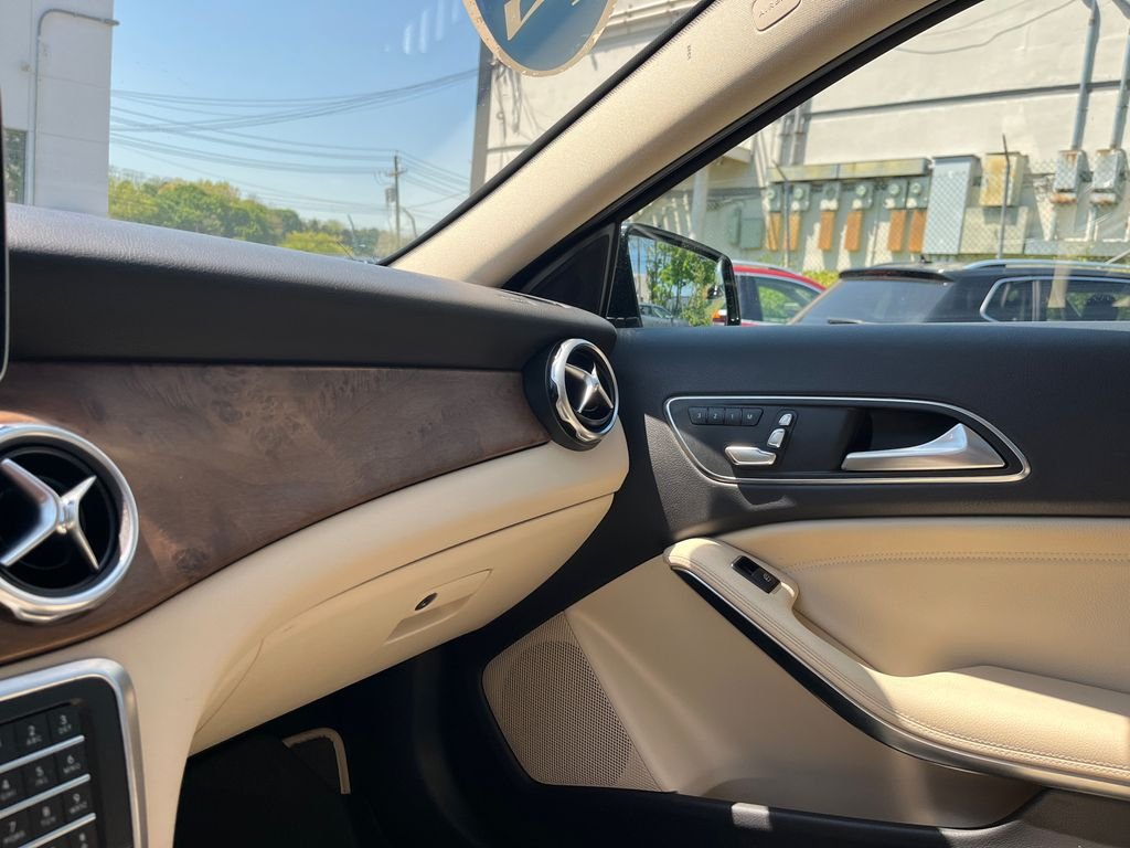 Used 2018  Mercedes-Benz GLA 250 image 23