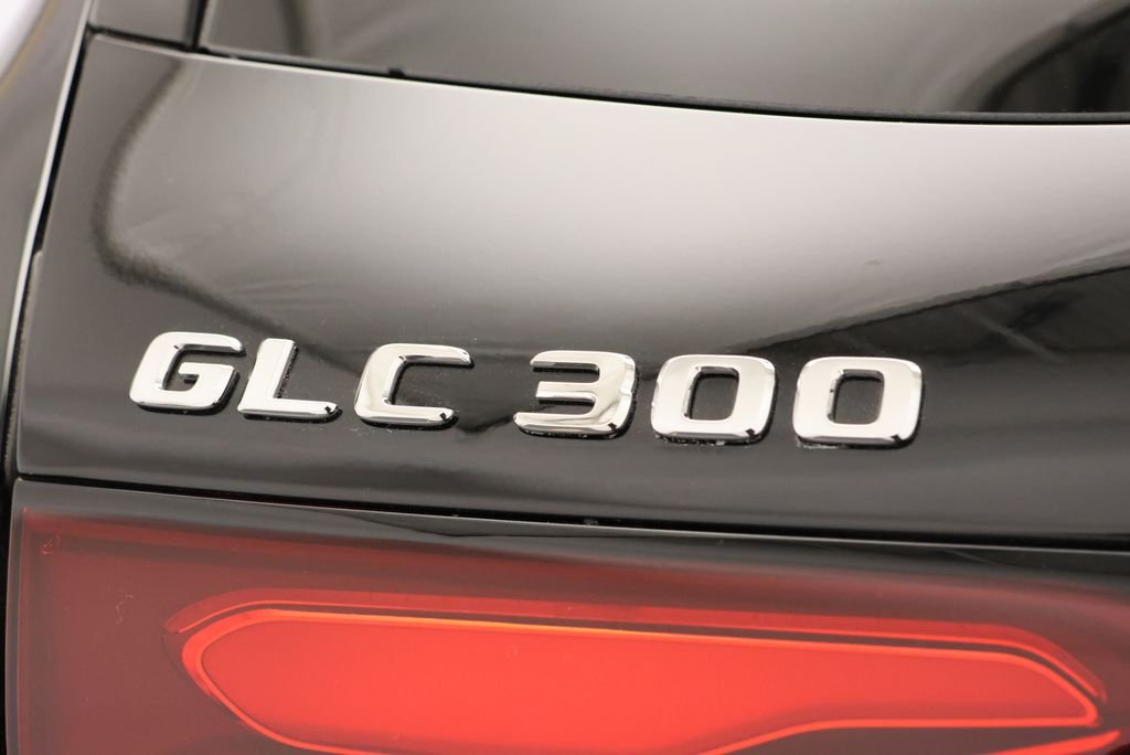 New 2027 Black Mercedes-Benz GLC 300 image 9